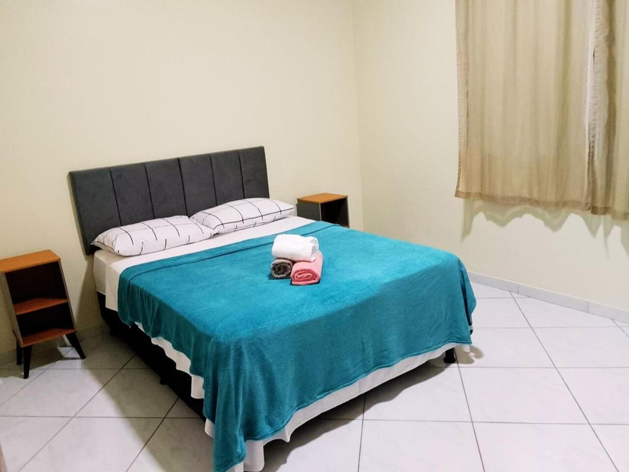Na De Taperapuan A 350 M Do Complexo Axe Moi
